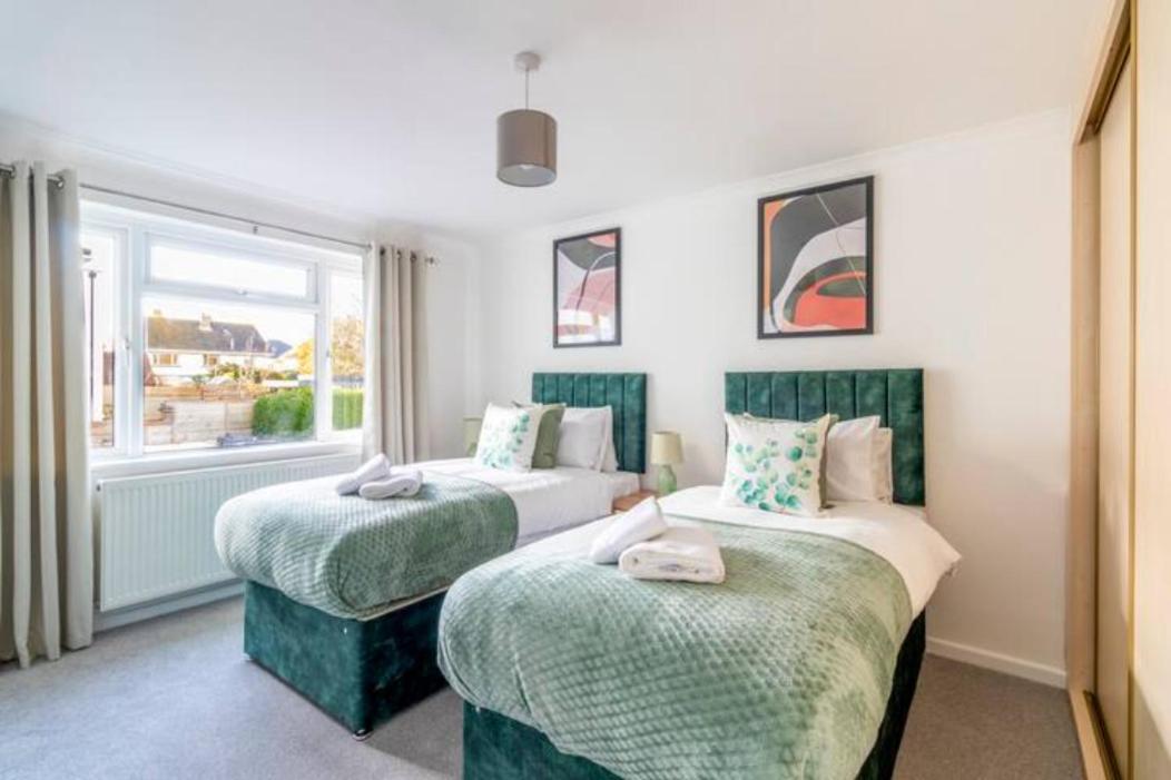 Large Sea View 2 Bedroom Sleeps 6 - Free Parking Bournemouth Kültér fotó